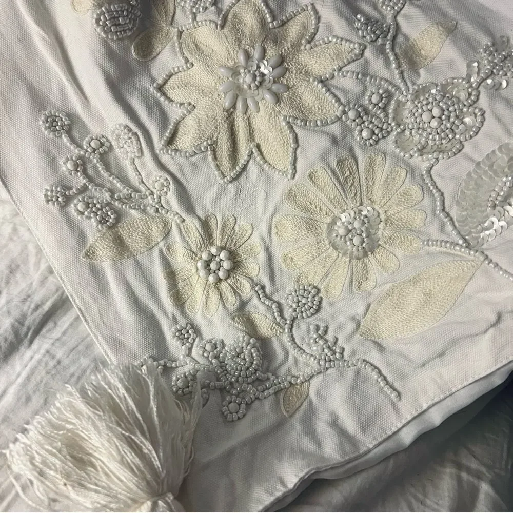 Pier 1 Imports Boho Floral Sequin Beaded White Embroidered Tassel Table Runner